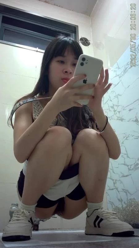 BFJP-75 - Beautiful Girl Toilet Voyeur Urination 美少女トイレ盗撮放尿 Uncensored - HD (2024)
